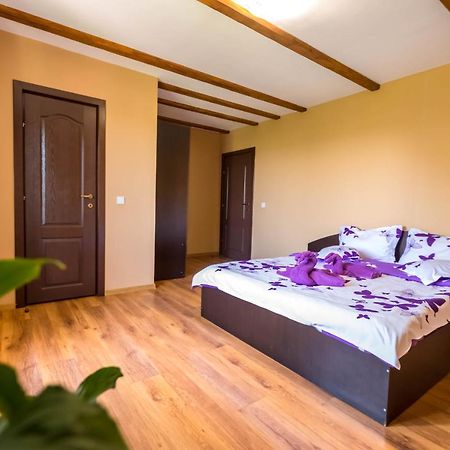 Casa De Vacanta Sadu Ngoại thất bức ảnh