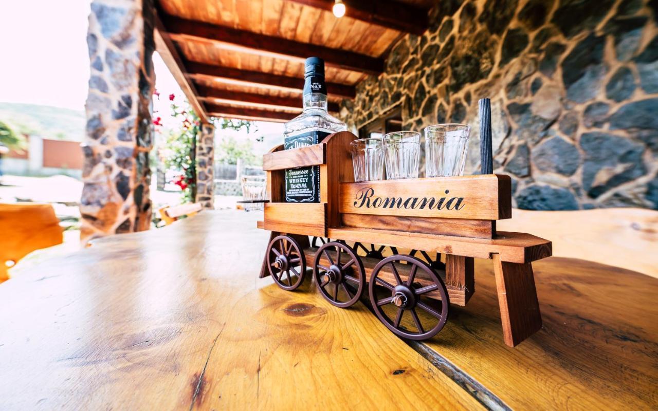 Casa De Vacanta Sadu Ngoại thất bức ảnh