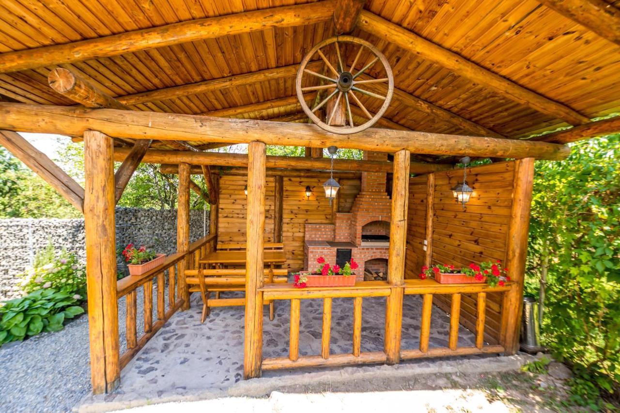 Casa De Vacanta Sadu Ngoại thất bức ảnh