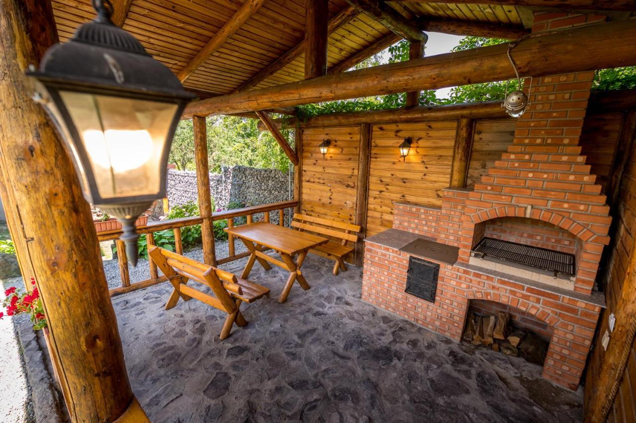 Casa De Vacanta Sadu Ngoại thất bức ảnh