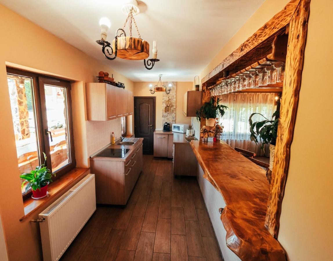 Casa De Vacanta Sadu Ngoại thất bức ảnh