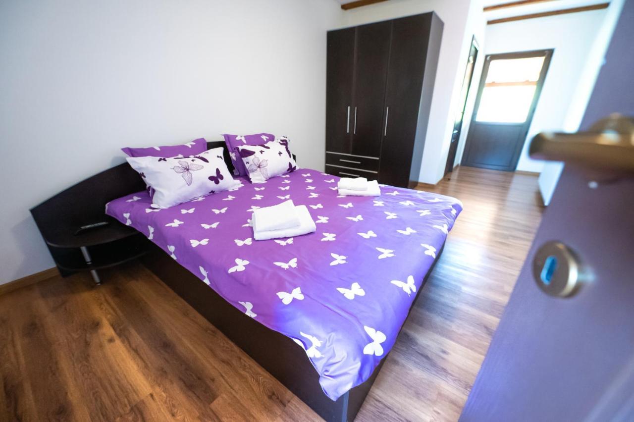 Casa De Vacanta Sadu Ngoại thất bức ảnh