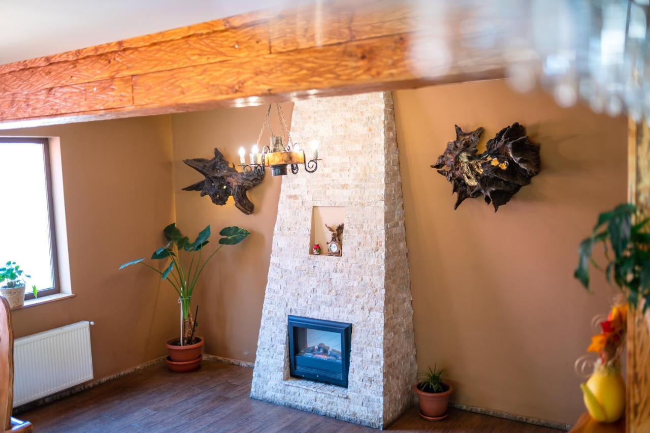 Casa De Vacanta Sadu Ngoại thất bức ảnh