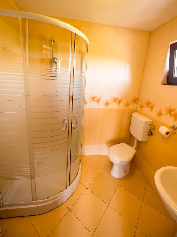 Casa De Vacanta Sadu Ngoại thất bức ảnh