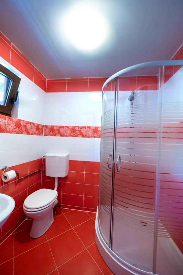 Casa De Vacanta Sadu Ngoại thất bức ảnh