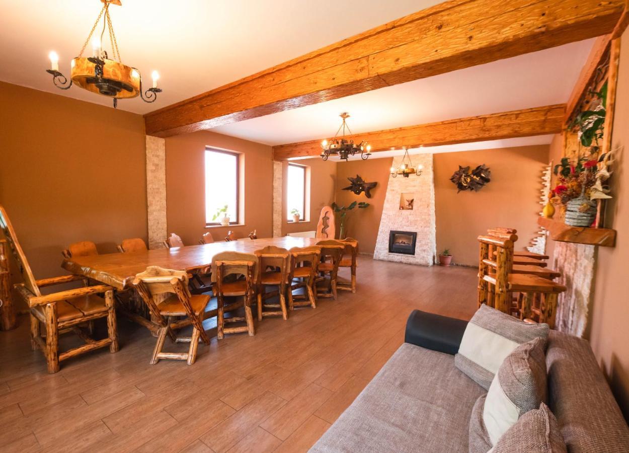 Casa De Vacanta Sadu Ngoại thất bức ảnh